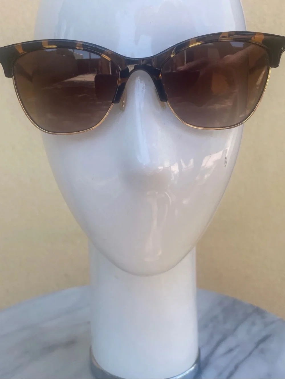 Coach HC8277 Dark Tortoise Brown Gradient Cat Eye Sunglasses